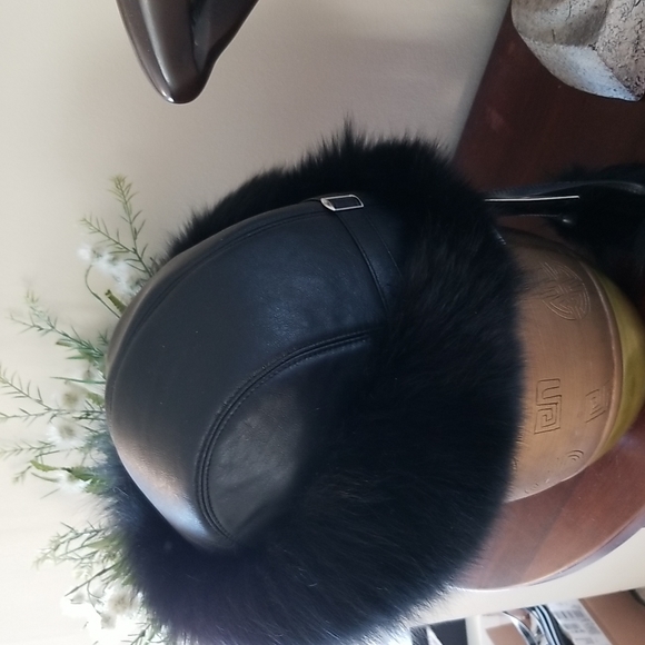 Genuine Fox Fur & leather hat - Picture 7 of 11